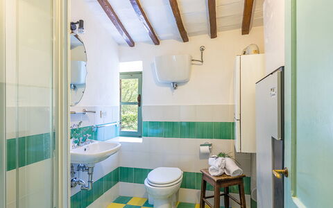 I Mandorli 8: Indretning, Sanitærarmatur, Gulvbelægning, Badeværelse, Etage, Toilet, Vvs, Loft, Flise, Tap