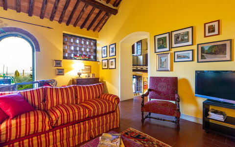 Villa Il Colle di Moriano 8: Væg, Indretning, Møbel, Hjem, Arkitektur, Hus, Loft, Belysning, Værelse, Stue