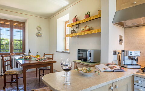 Poggio Medei 10: Møbel, Indretning, Gulvbelægning, Hjem, Køkken & Spisebord, Bord, Værelse, Køkken, Countertop, Belysning