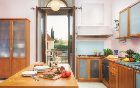 Villa Croci 12: Køkken, Træ, Indretning, Møbel, Køkken Apparat, Countertop, Større Bandage, Gulvbelægning, Cabinetry, Hjem
