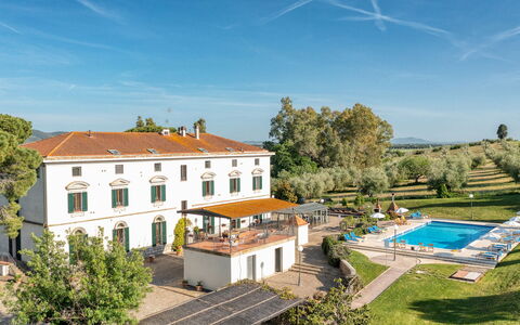 Villa Croci 12: Estate, Villa, Hacienda, Hotel, Mansion, Svømmepøl