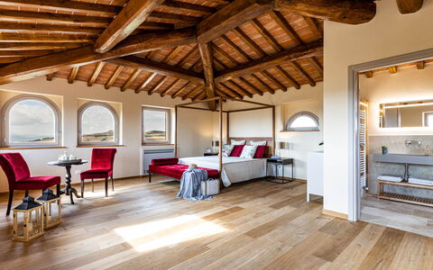 Il Poggiarellone 14: Indretning, Loft, Gulvbelægning, Etage, Belysning, Møbel, Soveværelse, Seng, Bed Frame, Værelse