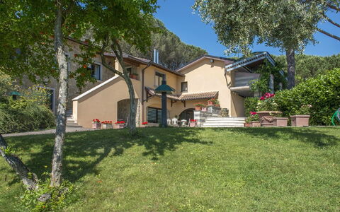 Il Vignale 18+2: Boligområde, Hjem, Have, Estate, Skygge, Landscaping, Hacienda, Lawn, Gård, Villa