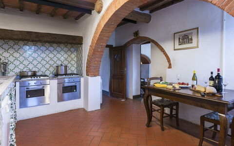 Villa Palazzaccio 26: Indretning, Gulvbelægning, Hjem, Møbel, Etage, Værelse, Loft, Køkken, Countertop, Bejdse