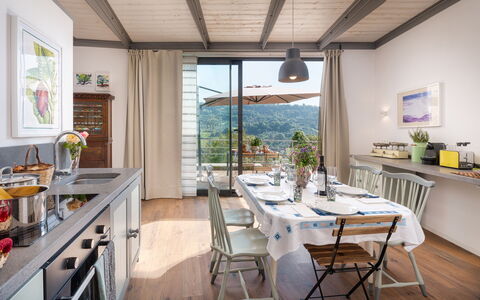 Podere Torre delle Sorgenti 4: Møbel, Stol, Bord, Indretning, Køkken & Spisebord, Køkken, Spisestue, Bordservice, Hjem, Værelse