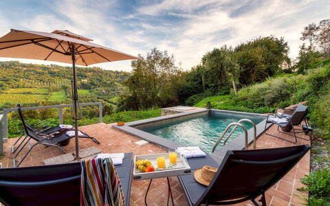 Podere Torre delle Sorgenti 4: Svømmepøl, Udendørs Møbler, Eco Hotel, Have, Landscaping, Udvej, Stol, Backyard, Water Feature, Liggestol