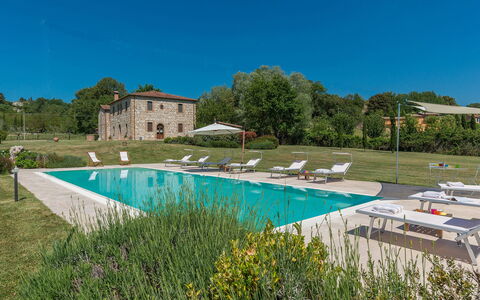 Alborata 10: Svømmepøl, Land Lot, Estate, Have, Landscaping, Udvej, Eng, Stuehus, Lawn, Hacienda