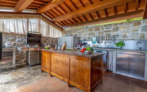 Antiche Pietre 10: Køkken, Træ, Countertop, Møbel, Gulvbelægning, Cabinetry, Hjem, Køkken Apparat, Flise, Større Bandage