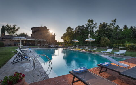 Casale dei Girasoli 14: Svømmepøl, Estate, Hacienda, Mansion, Udvej, Villa, Hotel, Ferieby, Eco Hotel