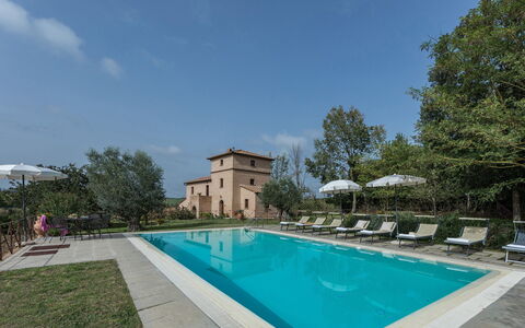 Casale Cinque Valli 8: Estate, Hacienda, Svømmepøl, Villa, Mansion, Hotel