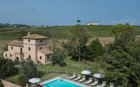 Casale Cinque Valli 8: Estate, Villa, Hacienda, Svømmepøl, Hotel, Mansion
