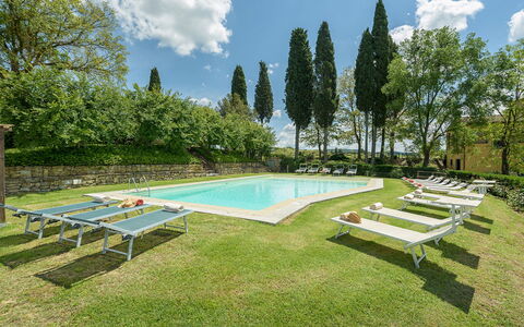 Poggerello 10: Estate, Have, Hacienda, Lawn, Villa, Gård, Hæk, Gårdsplads, Hotel, Backyard