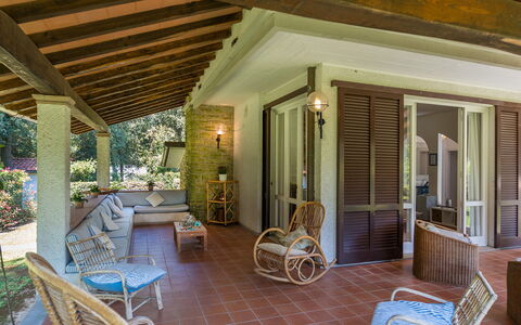 Villa la Meridiana 8+1: Møbel, Træ, Stol, Indretning, Loft, Gulvbelægning, Etage, Veranda, Bord, Udvej