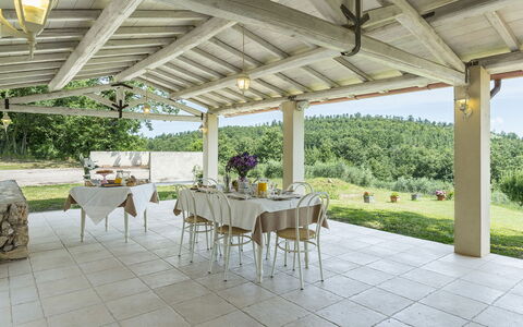 Villa la Corte 6: Skygge, Have, Estate, Udendørs Struktur, Stol, Eco Hotel, Veranda, Landscaping, Gård, Villa