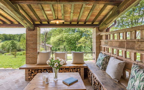 Podere Fabbrica 12: Møbel, Træ, Loft, Veranda, Bord, Indretning, Bejdse, Hårdttræ, Stol, Udendørs Møbler