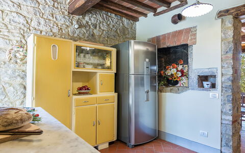 Villa Santa Maria 14: Væg, Indretning, Køkken, Træ, Køkken Apparat, Større Bandage, Gulvbelægning, Møbel, Countertop, Hjem