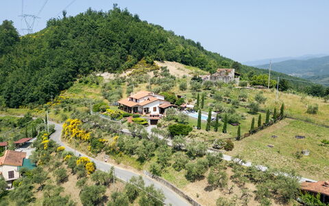 Villa Costanza 6: Landskab, Bakke, Hus, Landdistrikt, Highland, Hill Station, Landsby, Hældning, Estate, Bjerglandsby