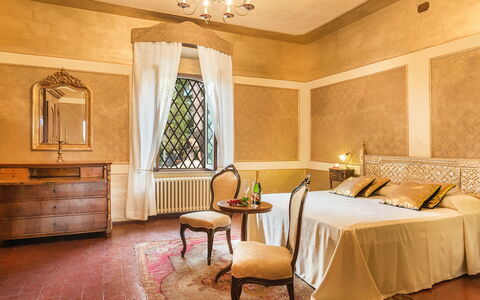 Villa delle Sophore 12: Indretning, Møbel, Loft, Gulvbelægning, Belysning, Etage, Værelse, Soveværelse, Seng, Lysarmatur