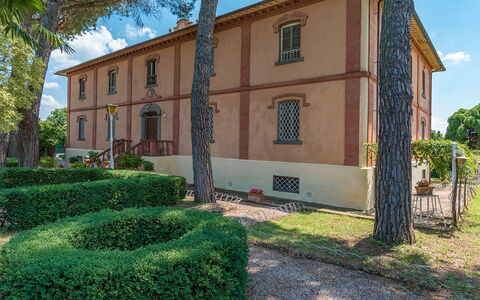 Villa delle Sophore 12: Facade, Busk, Menneskelig Bosættelse, Estate, Have, Mansion, Landscaping, Hacienda, Gård, Villa