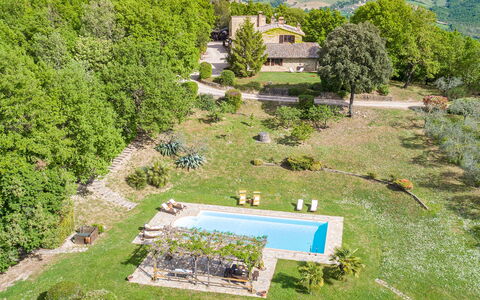 La Cerqua 8: Landskab, Landdistrikt, Estate, Have, Sommerhus, Stuehus, Landscaping, Villa, Plantation, Hacienda