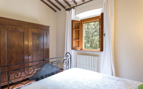 Tenuta Sagherina 8: Soveværelse, Seng, Træ, Indretning, Sengetøj, Sengetøj, Møbel, Gulvbelægning, Etage, Bed Frame