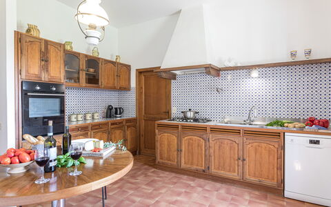 Tenuta Sagherina 8: Køkken, Countertop, Indretning, Cabinetry, Gulvbelægning, Træ, Etage, Køkken Apparat, Større Bandage, Møbel