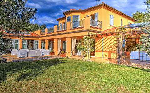 Villa le Cave 12: Blå, Boligområde, Estate, Hjem, Svømmepøl, Mansion, Eco Hotel, Hacienda, Villa, Stuehus
