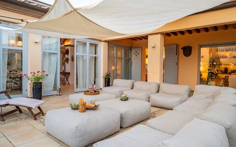 Villa le Cave 12: Møbel, Etage, Couch, Udendørs Møbler, Skygge, Stol, Stue, Eco Hotel, Udendørs Struktur