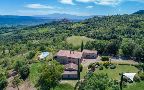 Podere San Ansano 14+2: Landskab, Landdistrikt, Estate, Sommerhus, Stuehus, Eng, Landsby, Pasture, Villa, Landscaping