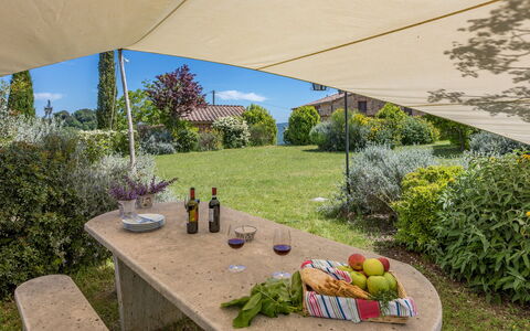 Podere San Ansano 14+2: Møbel, Skygge, Have, Udendørs Møbler, Stol, Udendørs Bord, Fritid, Landscaping, Baldakin, Gård