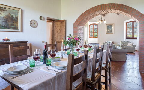 Casale le Tre Querce 8+1: Møbel, Væg, Bord, Indretning, Spisestue, Stol, Køkken & Spisebord, Gulvbelægning, Loft, Værelse