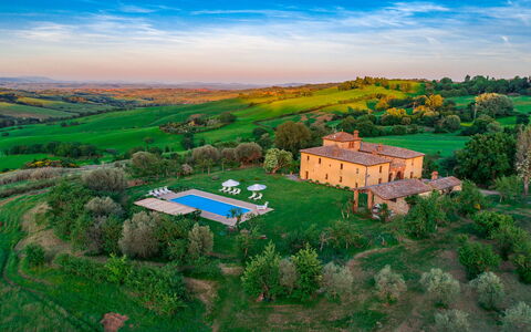 Podere Pratovecchio 14+2: Estate, Svømmepøl, Mad, Villa