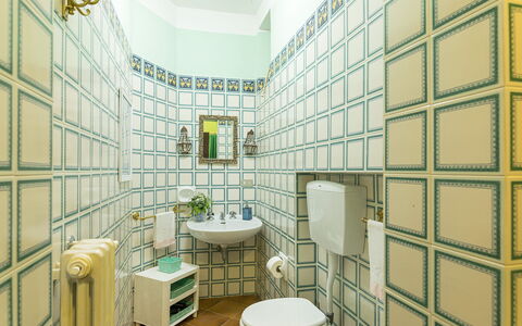 Villa Rinaldi 6: Gulvbelægning, Indretning, Etage, Flise, Glas, Badeværelse, Tapet, Maling, Toilet