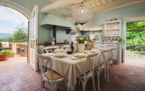 Villa Marraccini 8: Møbel, Indretning, Stol, Bord, Spisestue, Køkken & Spisebord, Hjem, Loft, Belysning, Bordservice