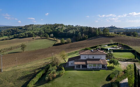 Villa Il Magnifico 10: Græs, Græs-, Landdistrikt, Bakke, Land Lot, Hus, Landskab, Highland, Almindeligt, Sommerhus