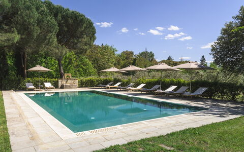 Villa Metelliano 10: Svømmepøl, Udendørs Møbler, Liggestol, Udvej, Skygge, Have, Afspejling, Landscaping, Reflekterende Pool, Eco Hotel