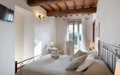 Casa la Fenice 8+2: Møbel, Seng, Væg, Soveværelse, Indretning, Gulvbelægning, Etage, Loft, Hjem, Sengetøj