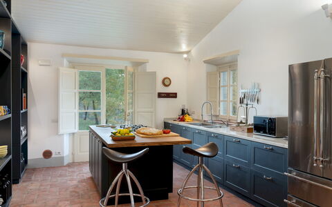 Anticiana 8: Møbel, Indretning, Køkken, Cabinetry, Countertop, Gulvbelægning, Køkken Apparat, Træ, Hjem, Loft