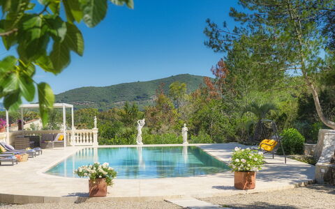 Villa Laconella 8+4: Svømmepøl, Fritid, Udvej, Hacienda, Estate, Eco Hotel, Ferie, Flise, Skygge, Blomsterkrukke