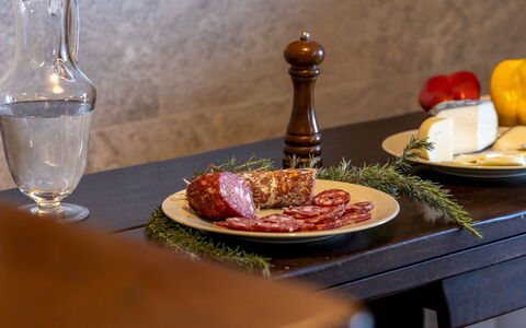 Villa Bel Panorama 8: Mad, Bordservice, Ingrediens, Serveware, Bord, Frugt, Fremstille, Glasservice, Tallerkner