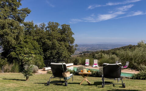 Villa Bel Panorama 8: Landskab, Møbel, Udendørs Møbler, Land Lot, Stol, Fritid, Eng, Lawn, Foldestol, Udendørs Bord