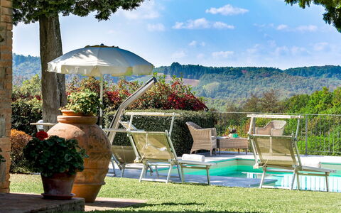 Gli Spilocchi 16: Svømmepøl, Udendørs Møbler, Udvej, Busk, Møbel, Liggestol, Eco Hotel, Have, Skygge