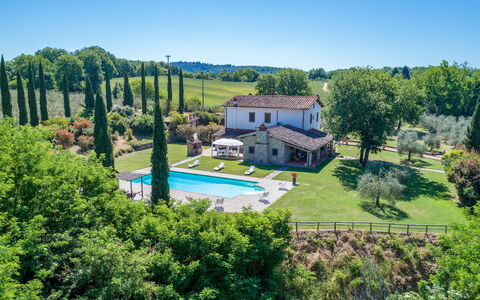 Casale la Splendida 10: Hus, Estate, Stuehus, Sommerhus, Hjem, Lawn, Have, Villa, Eng, Mansion