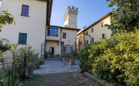 Villa Treggiaia 12+2: Facade, Hjem, Estate, Hacienda, Gård, Villa, Gårdsplads, Altan