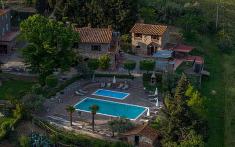 Villa Loredana 12: Svømmepøl, Estate, Menneskelig Bosættelse, Udvej, Hacienda, Eco Hotel, Villa, Landscaping, Mad, Hotel