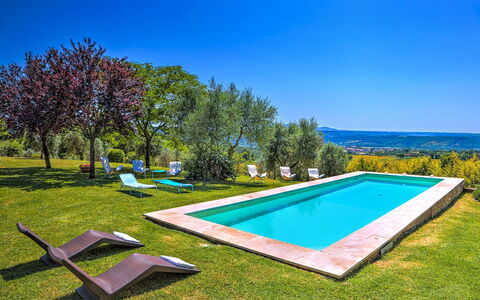 Casale Tre Cipressi 10: Blå, Svømmepøl, Have, Eng, Lawn, Landscaping, Estate, Stuehus, Hacienda, Backyard