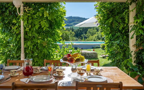 Casale delle Farfalle 12: Møbel, Bord, Bordservice, Stol, Køkken & Spisebord, Dug, Mad, Udendørs Bord, Serveware, Udendørs Møbler