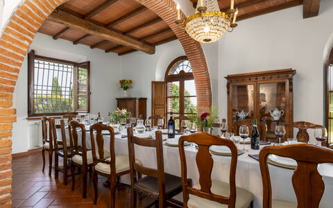 Villa la Monarca 16: Møbel, Indretning, Bord, Stol, Belysning, Loft, Værelse, Køkken & Spisebord, Spisestue, Restaurant