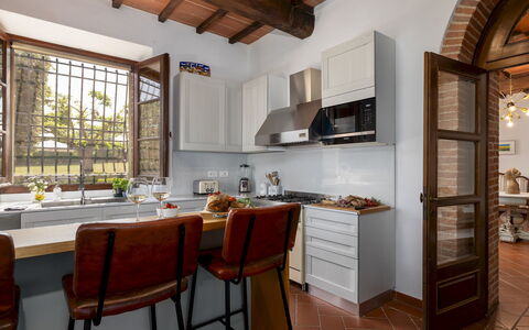 Villa la Monarca 16: Møbel, Indretning, Køkken, Gulvbelægning, Køkken Apparat, Væg, Countertop, Cabinetry, Træ, Loft