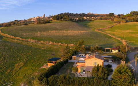 Villino Ariachiara 6: Hus, Landdistrikt, Landskab, Boligområde, Land Lot, Hjem, Tag, Almindeligt, Sommerhus, Menneskelig Bosættelse